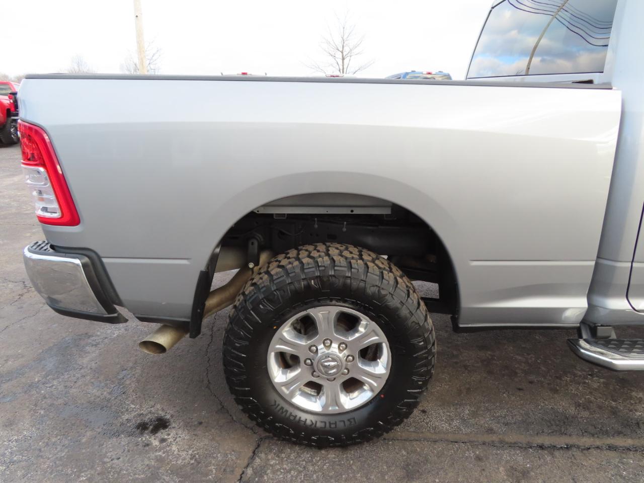 RAM 2500 Big Horn 4x4 Crew Cab 6'4" Box 2024