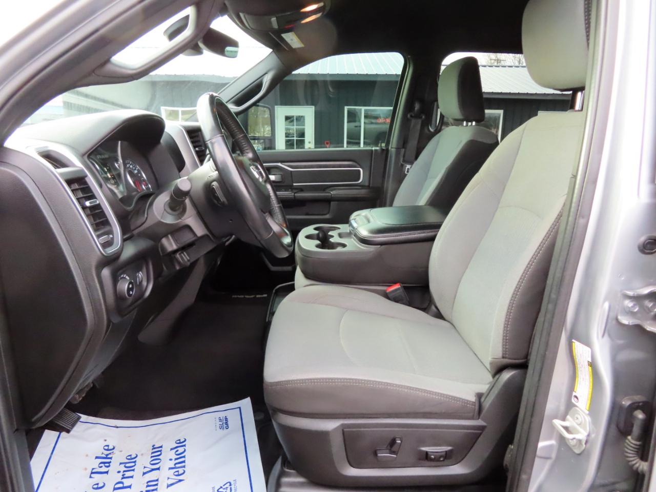 RAM 2500 Big Horn 4x4 Crew Cab 6'4" Box 2024