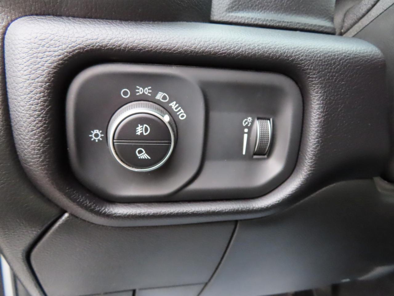 RAM 2500 Big Horn 4x4 Crew Cab 6'4" Box 2024