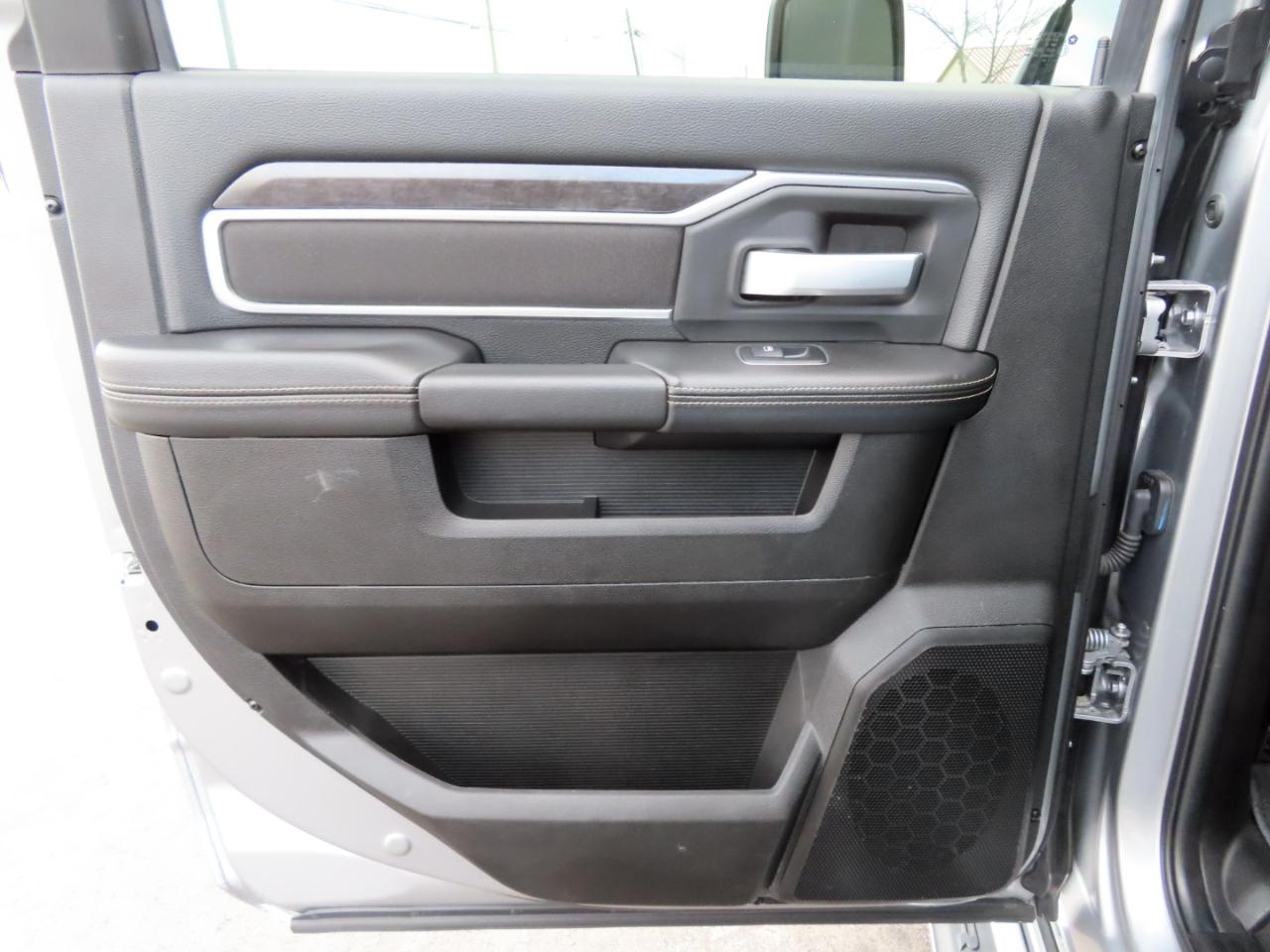 RAM 2500 Big Horn 4x4 Crew Cab 6'4" Box 2024