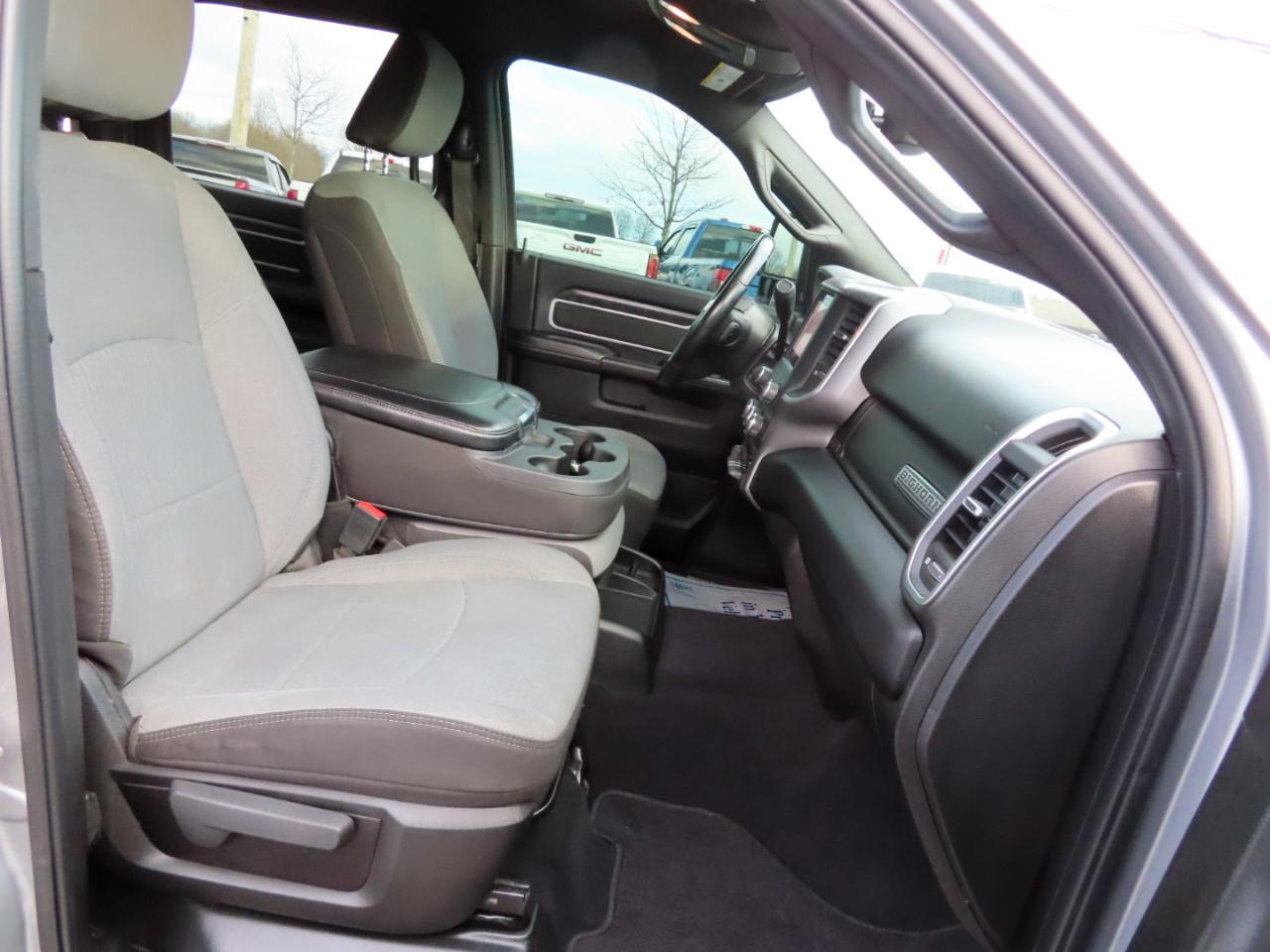 RAM 2500 Big Horn 4x4 Crew Cab 6'4" Box 2024