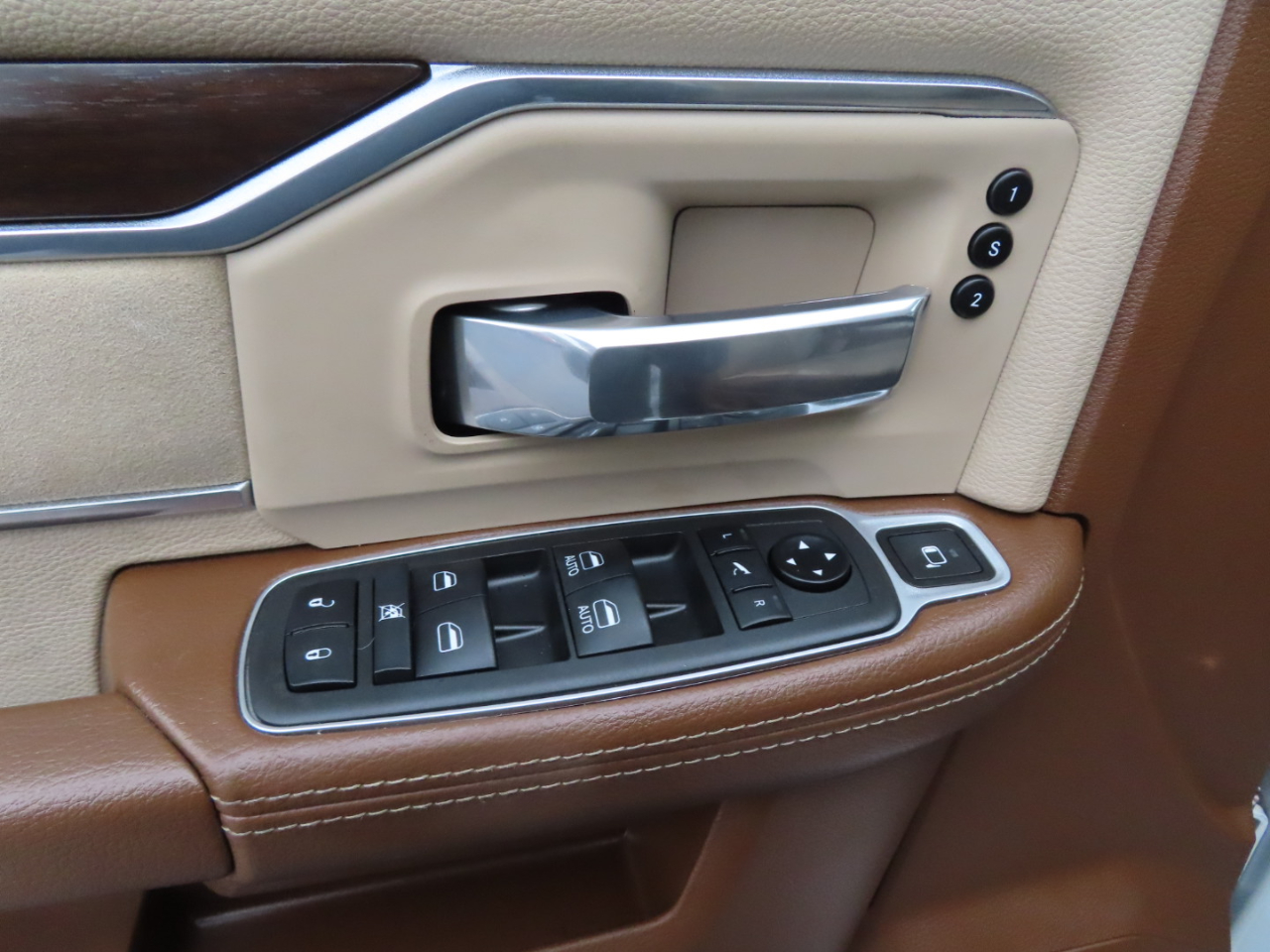 RAM 2500 Laramie 4x4 Crew Cab 8' Box 2022