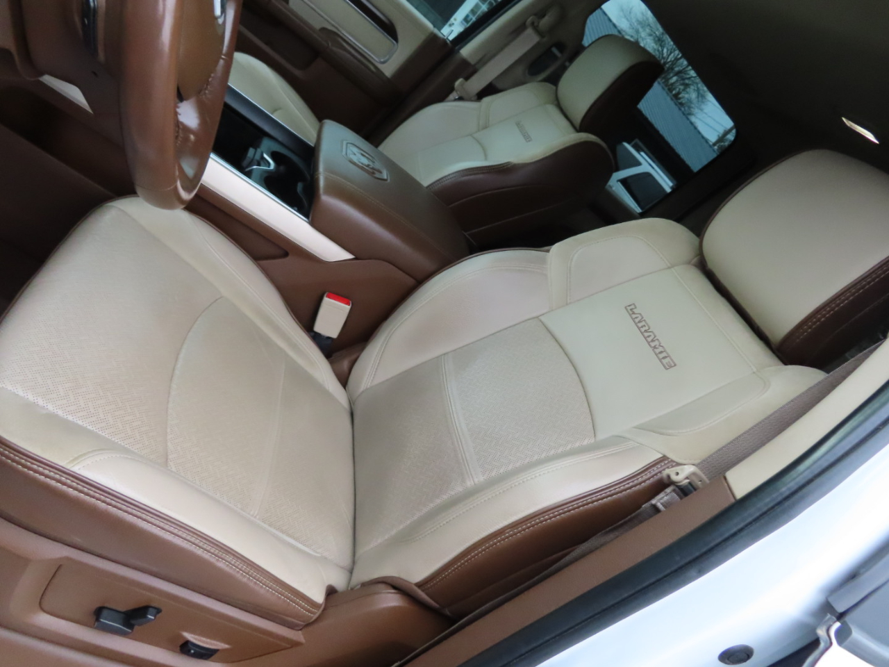 RAM 2500 Laramie 4x4 Crew Cab 8' Box 2022