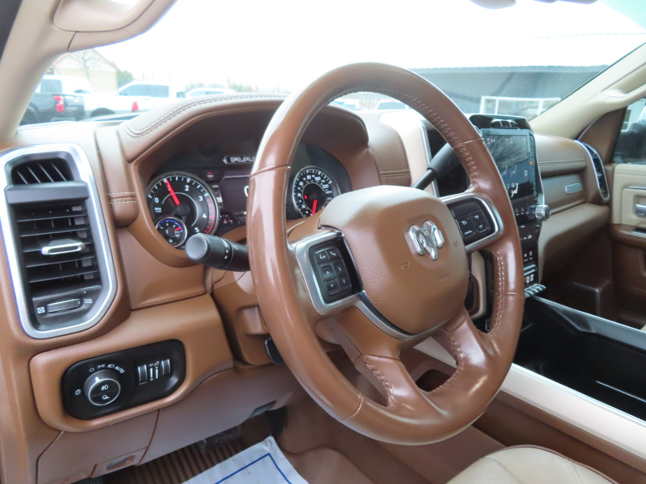 RAM 2500 Laramie 4x4 Crew Cab 8' Box 2022