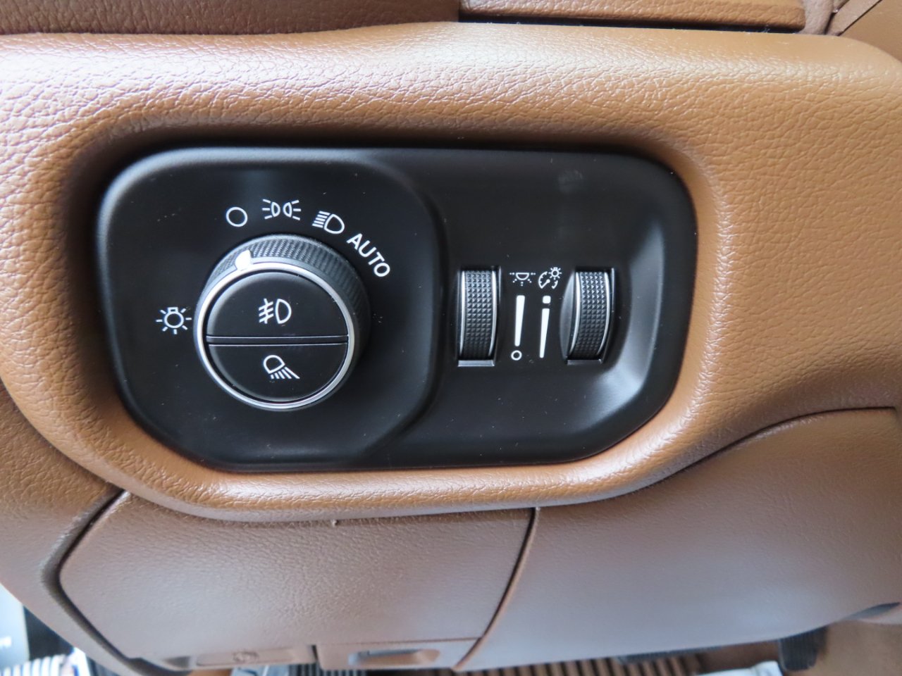 RAM 2500 Laramie 4x4 Crew Cab 8' Box 2022