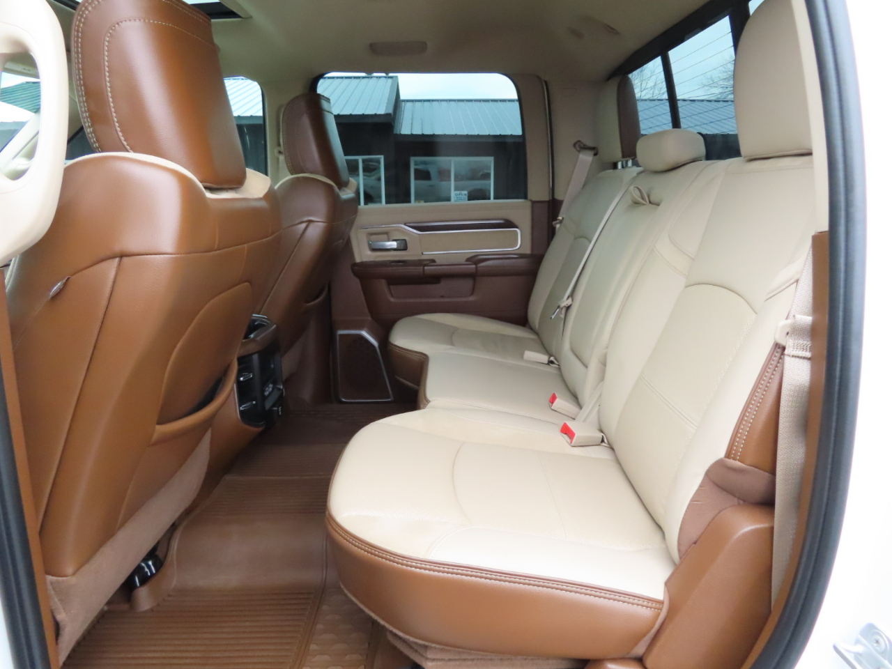 RAM 2500 Laramie 4x4 Crew Cab 8' Box 2022