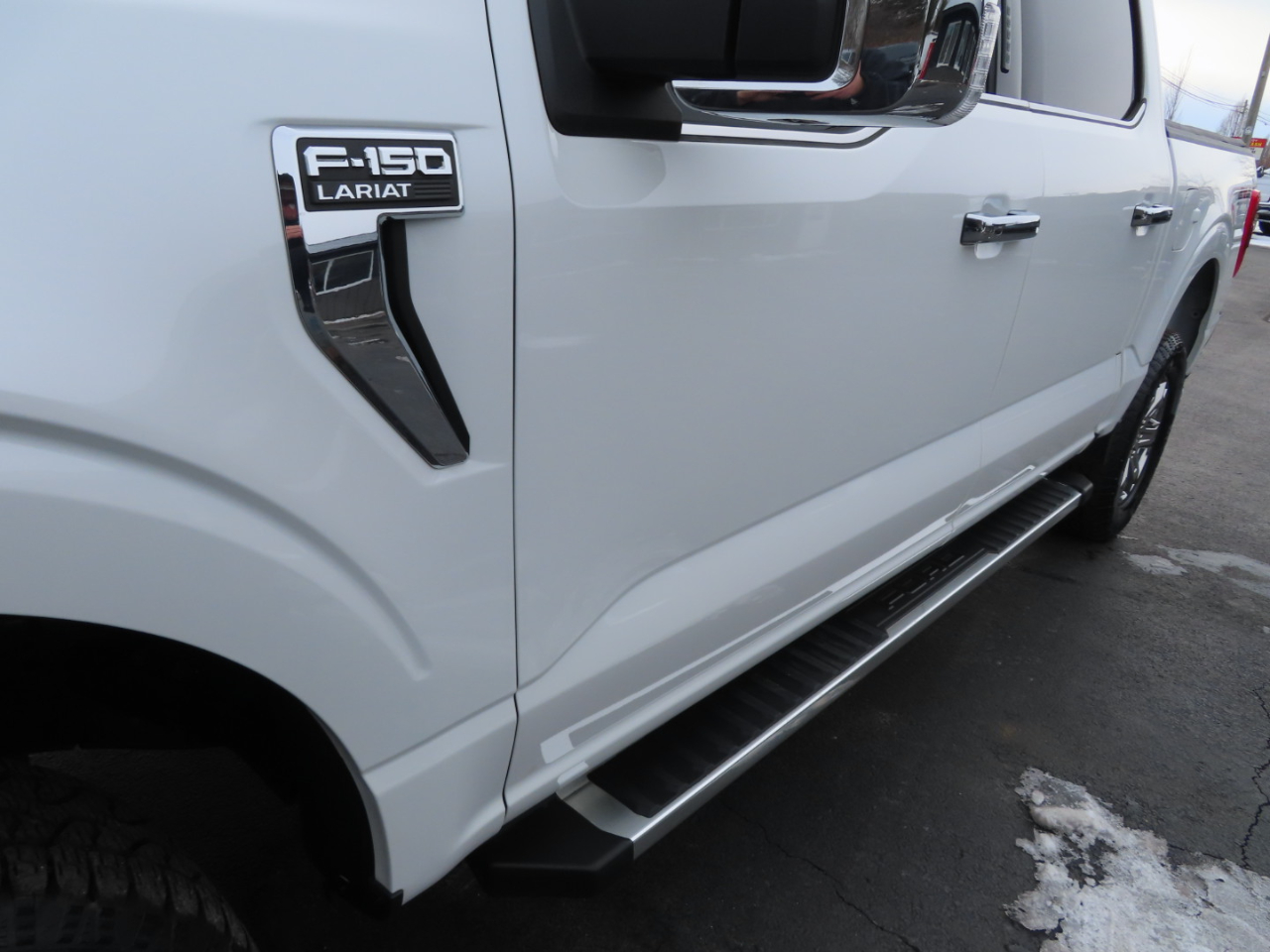 Ford F-150 Lariat 4WD SuperCrew 5.5' Box 2023