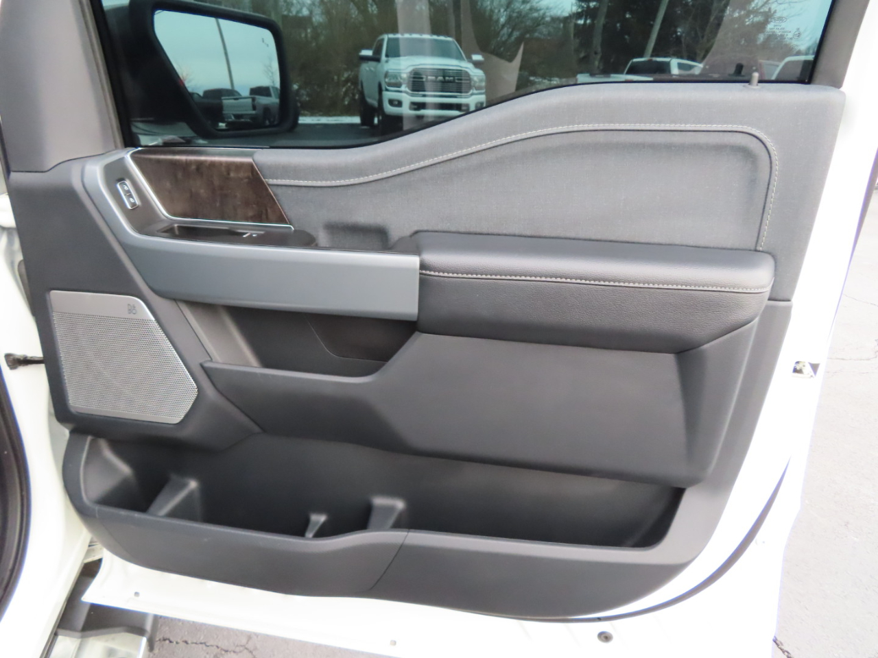 Ford F-150 Lariat 4WD SuperCrew 5.5' Box 2023