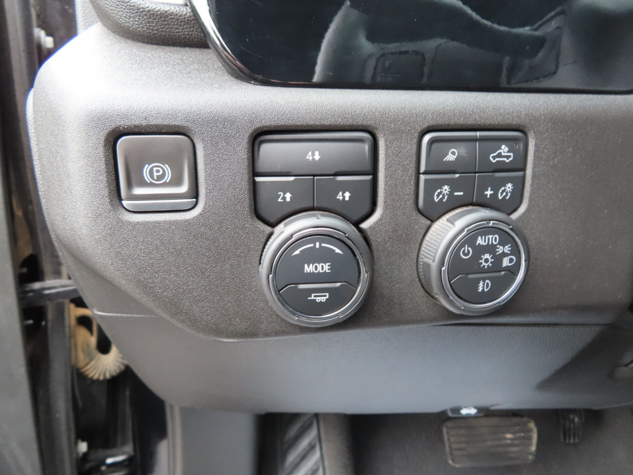 Chevrolet Silverado 3500HD 4WD Crew Cab 159" LT 2024