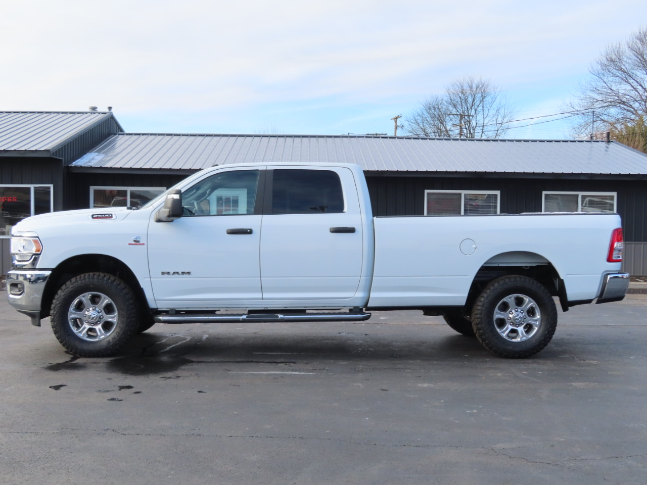RAM 2500 Big Horn 4x4 Crew Cab 8' Box 2024