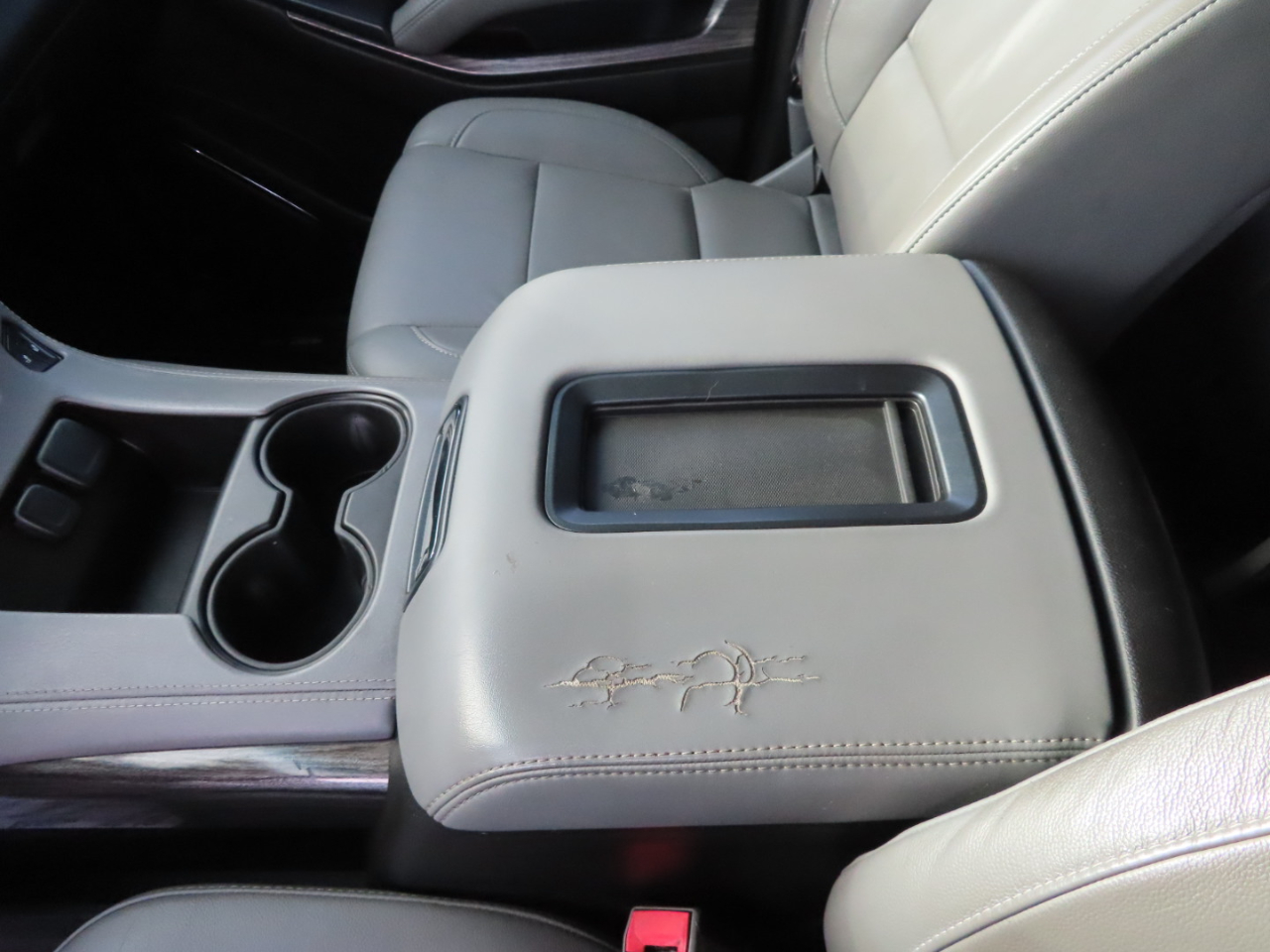 Chevrolet Tahoe 4WD 4dr LT 2015