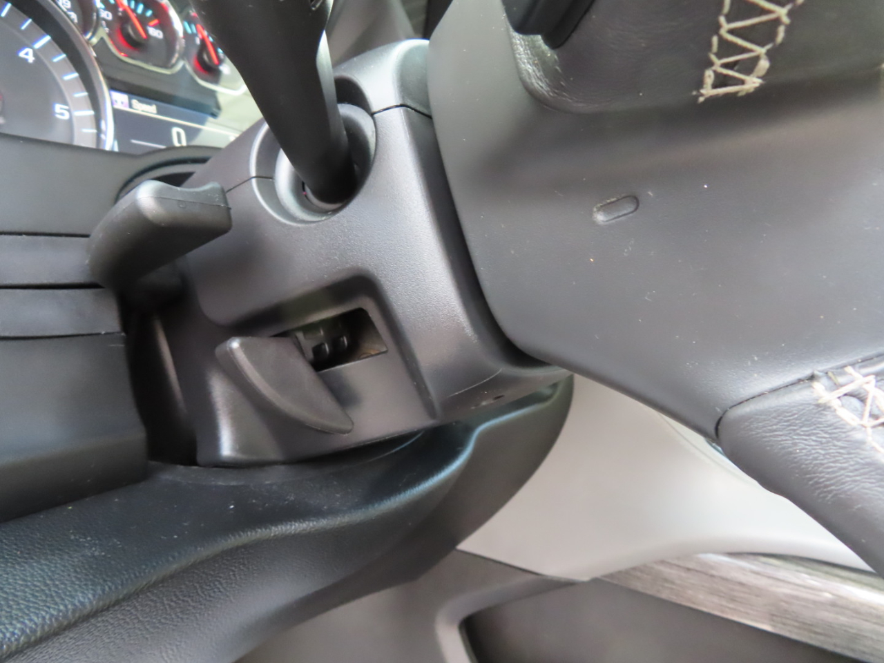 Chevrolet Tahoe 4WD 4dr LT 2015