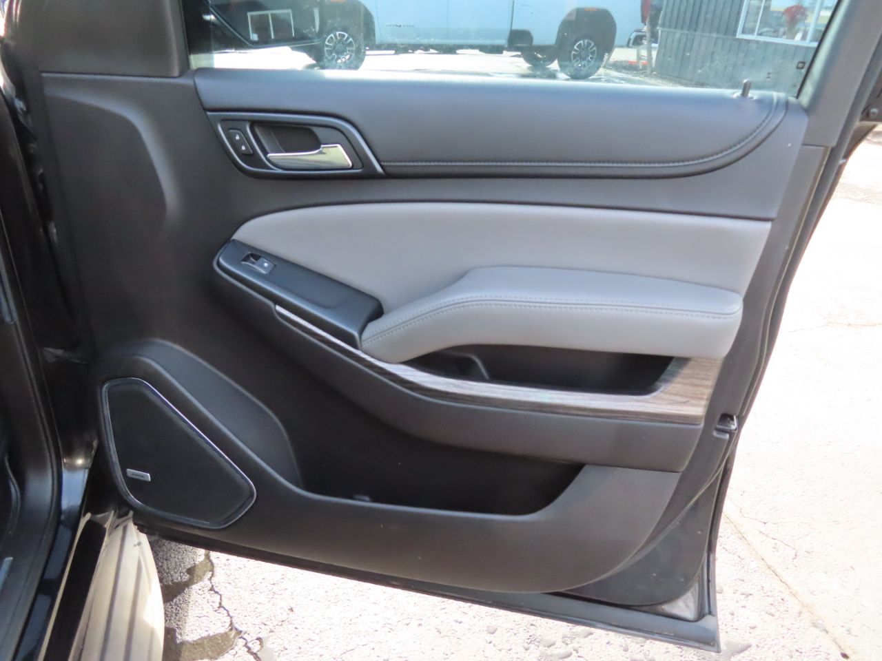 Chevrolet Tahoe 4WD 4dr LT 2015