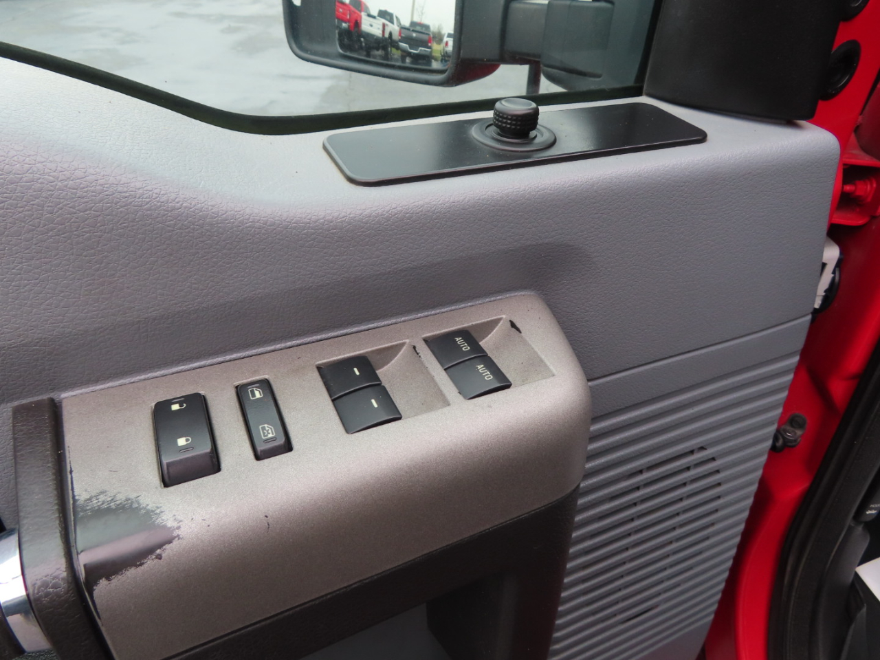 Ford Super Duty F-350 SRW 4WD Crew Cab 156" Lariat 2015