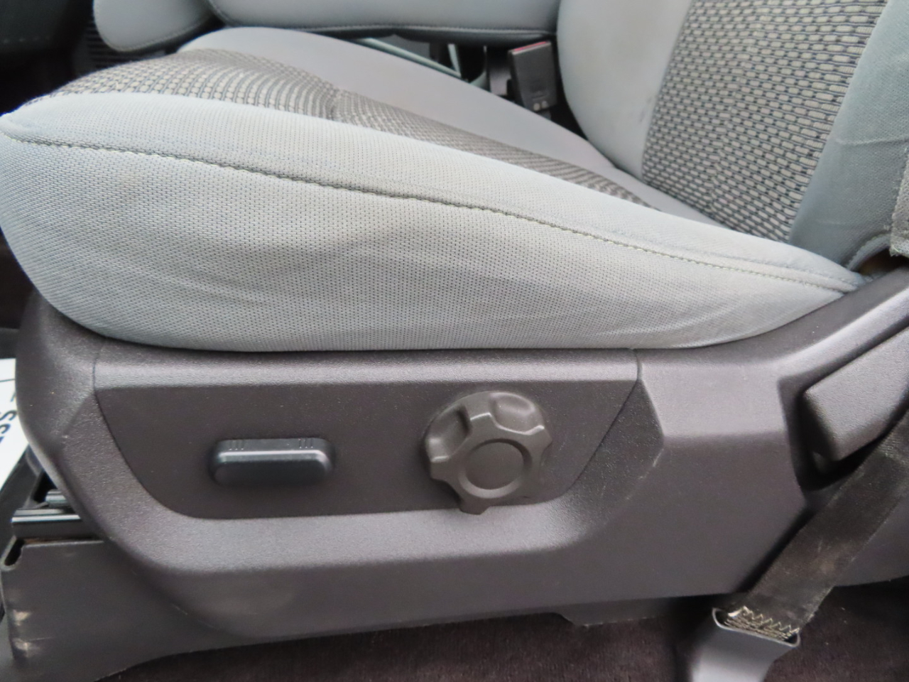 Ford Super Duty F-350 SRW 4WD Crew Cab 156" Lariat 2015