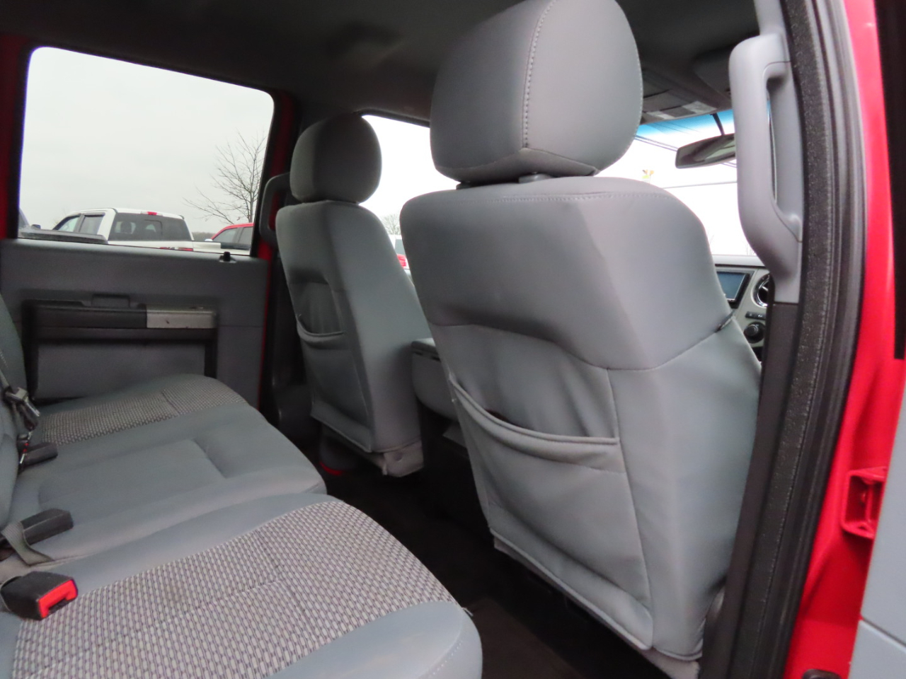 Ford Super Duty F-350 SRW 4WD Crew Cab 156" Lariat 2015