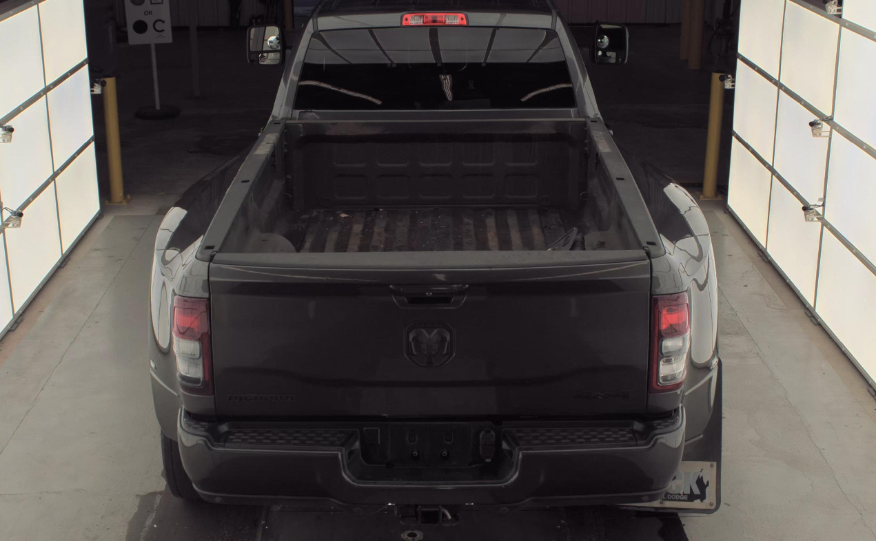 RAM 3500 Big Horn 4x4 Crew Cab 8' Box 2024