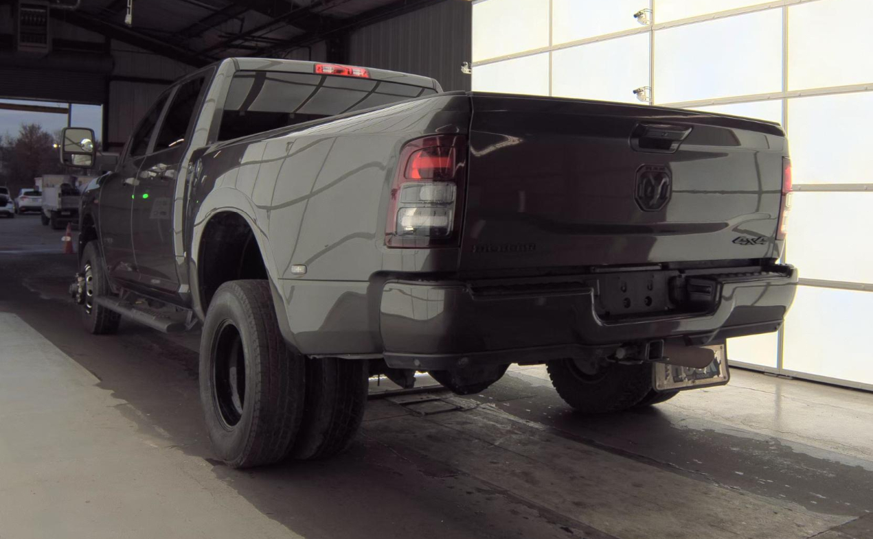 RAM 3500 Big Horn 4x4 Crew Cab 8' Box 2024