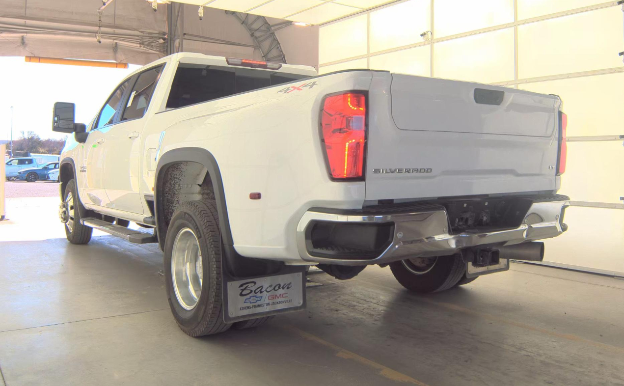 Chevrolet Silverado 3500HD 4WD Crew Cab 172" LT 2024