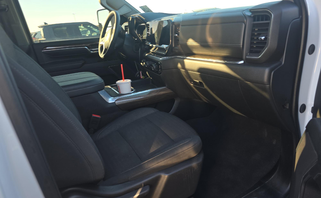 Chevrolet Silverado 3500HD 4WD Crew Cab 172" LT 2024