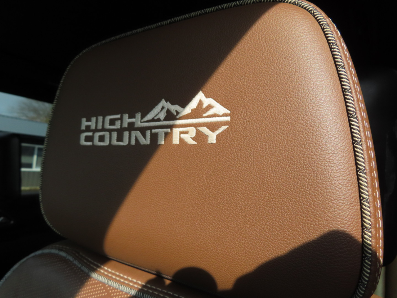 Chevrolet Tahoe 4WD 4dr High Country 2021