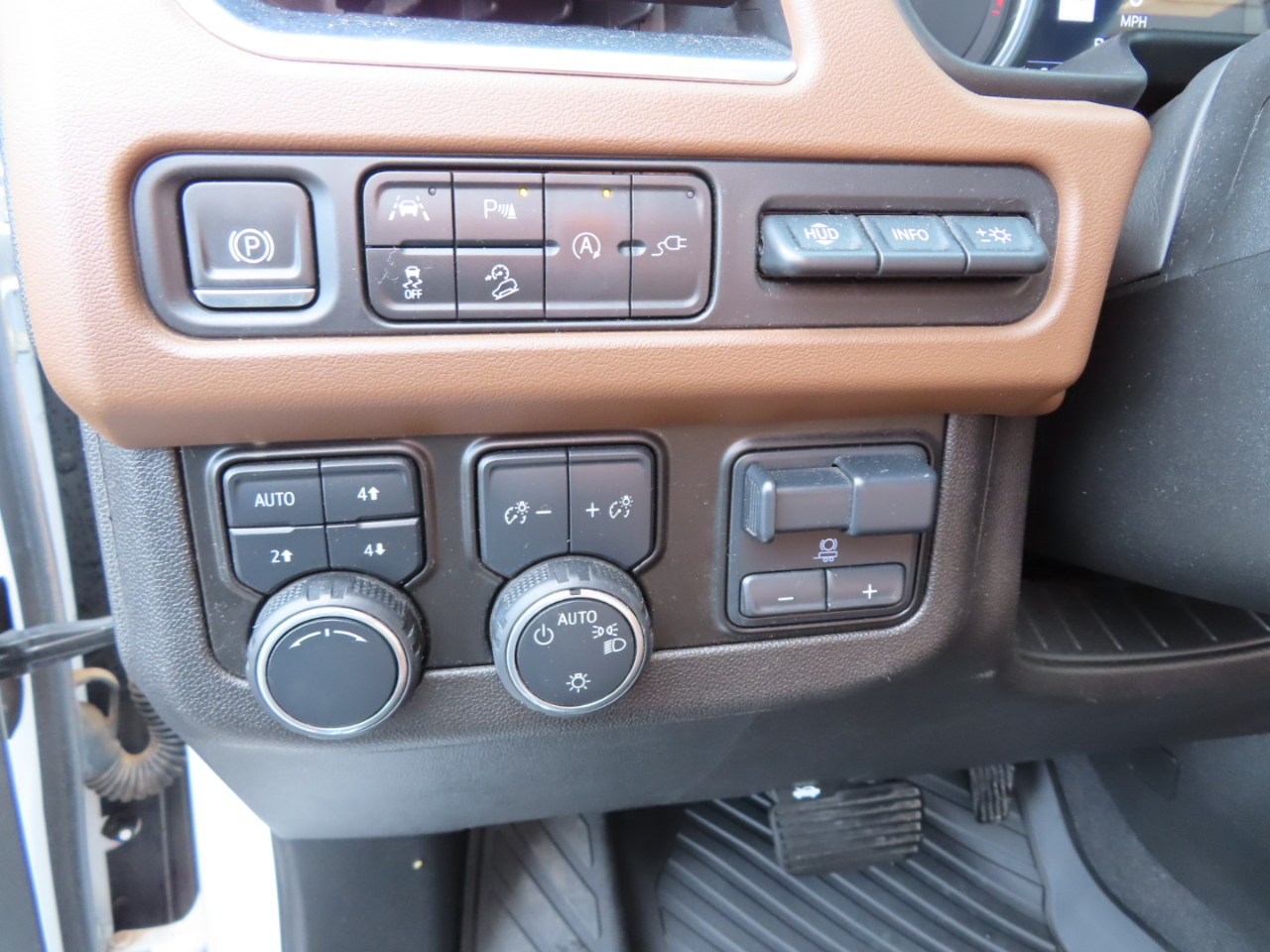 Chevrolet Tahoe 4WD 4dr High Country 2021