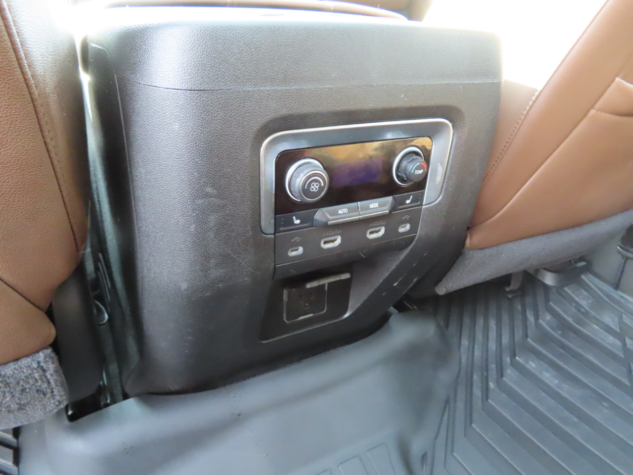 Chevrolet Tahoe 4WD 4dr High Country 2021