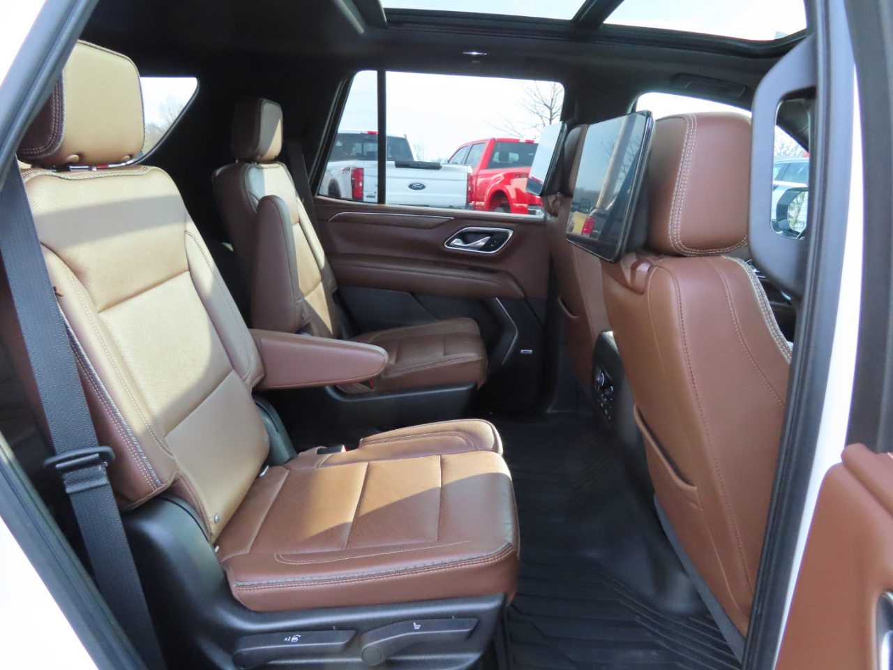 Chevrolet Tahoe 4WD 4dr High Country 2021