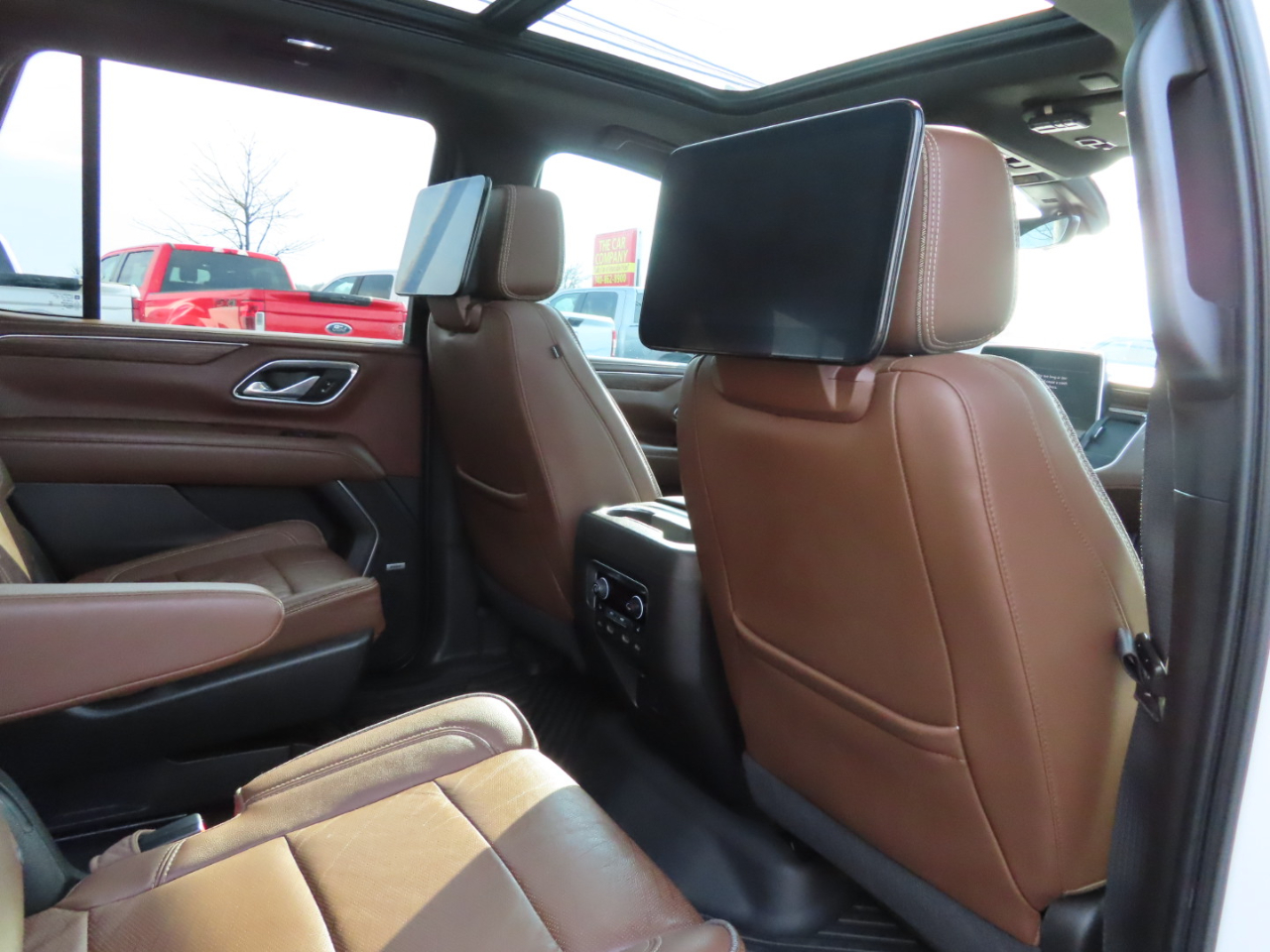 Chevrolet Tahoe 4WD 4dr High Country 2021