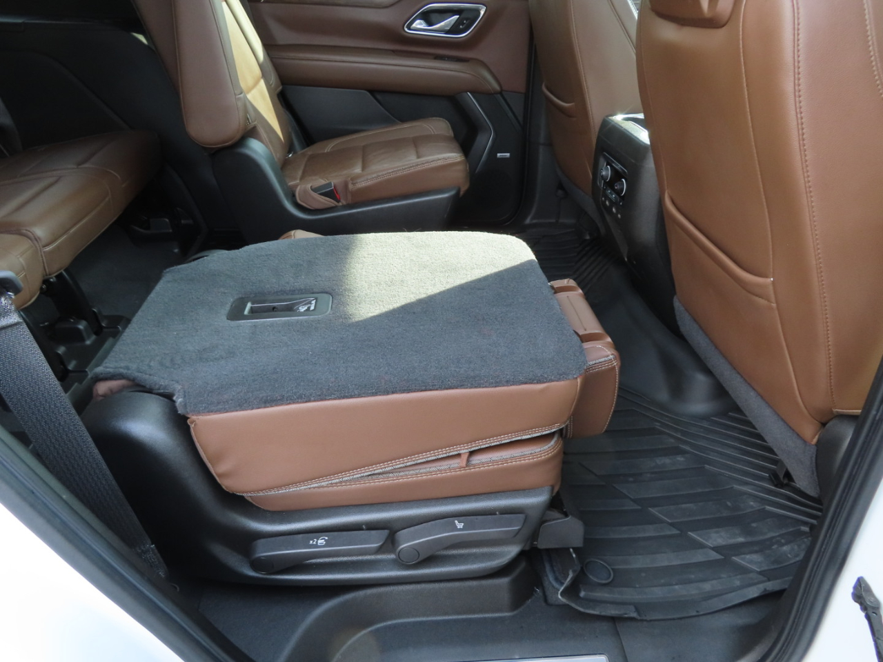 Chevrolet Tahoe 4WD 4dr High Country 2021