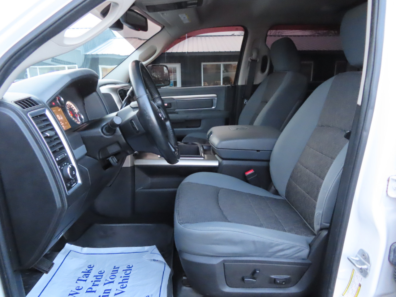 RAM 2500 4WD Mega Cab 160.5" Big Horn 2013