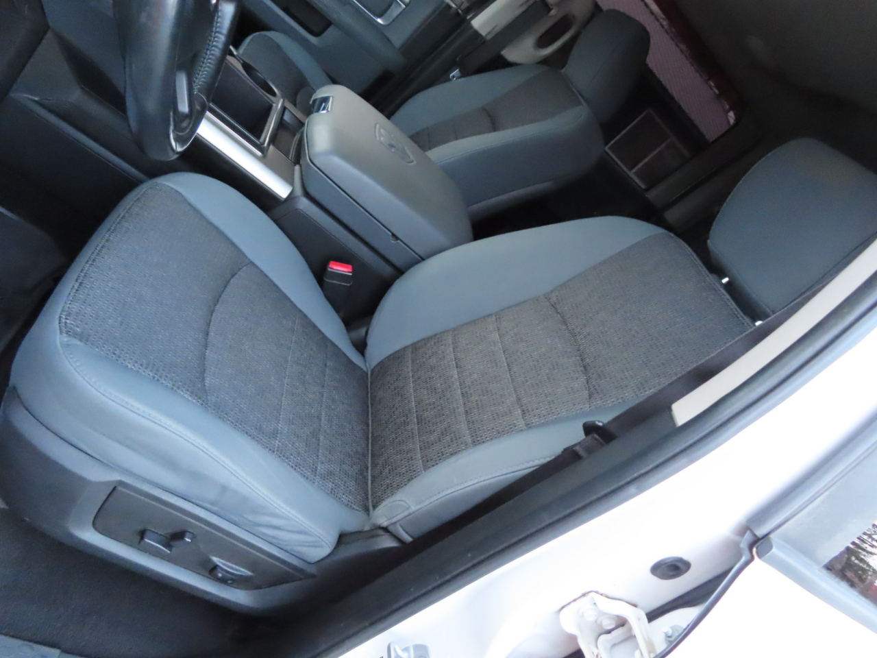 RAM 2500 4WD Mega Cab 160.5" Big Horn 2013