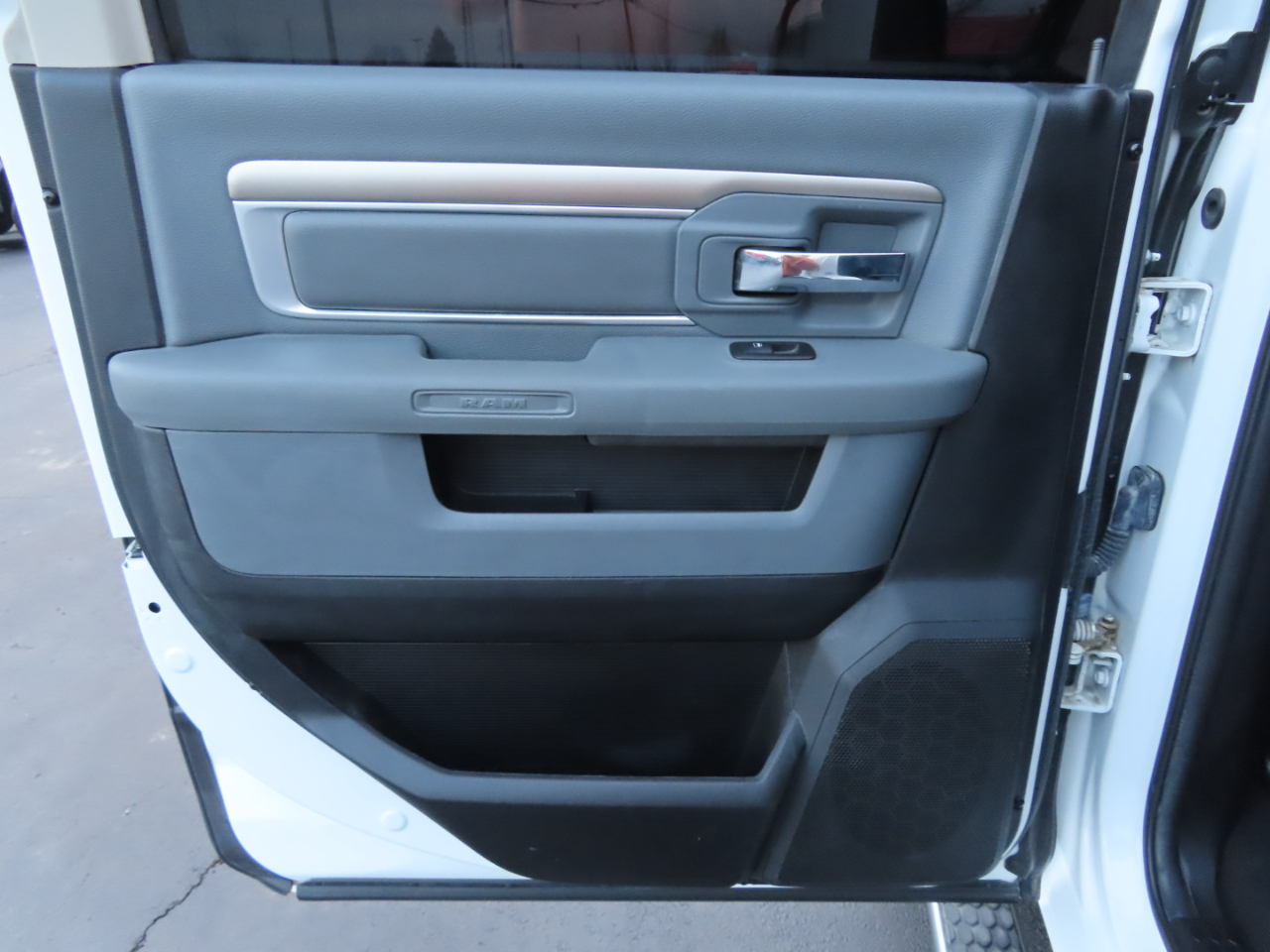 RAM 2500 4WD Mega Cab 160.5" Big Horn 2013