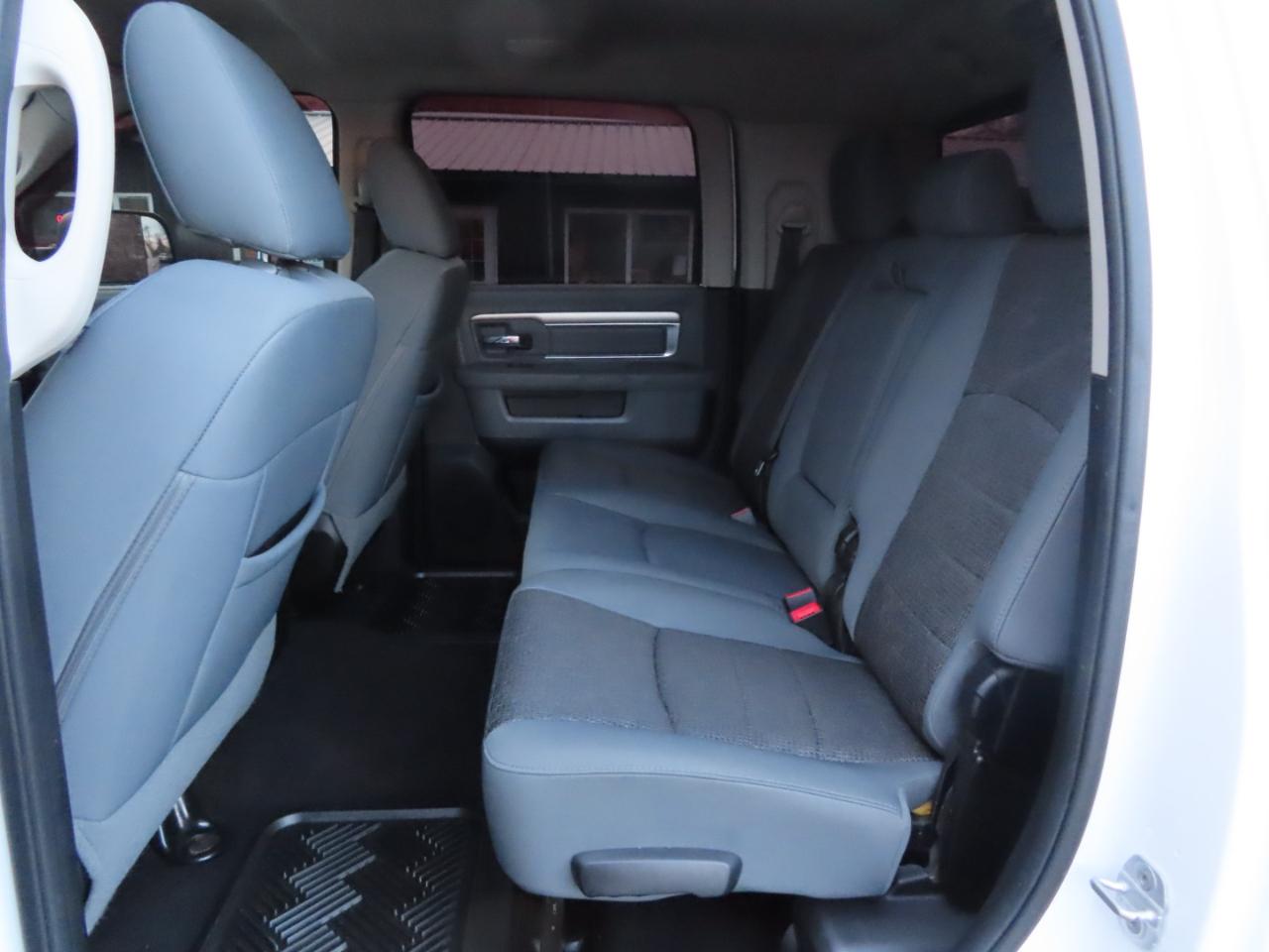 RAM 2500 4WD Mega Cab 160.5" Big Horn 2013