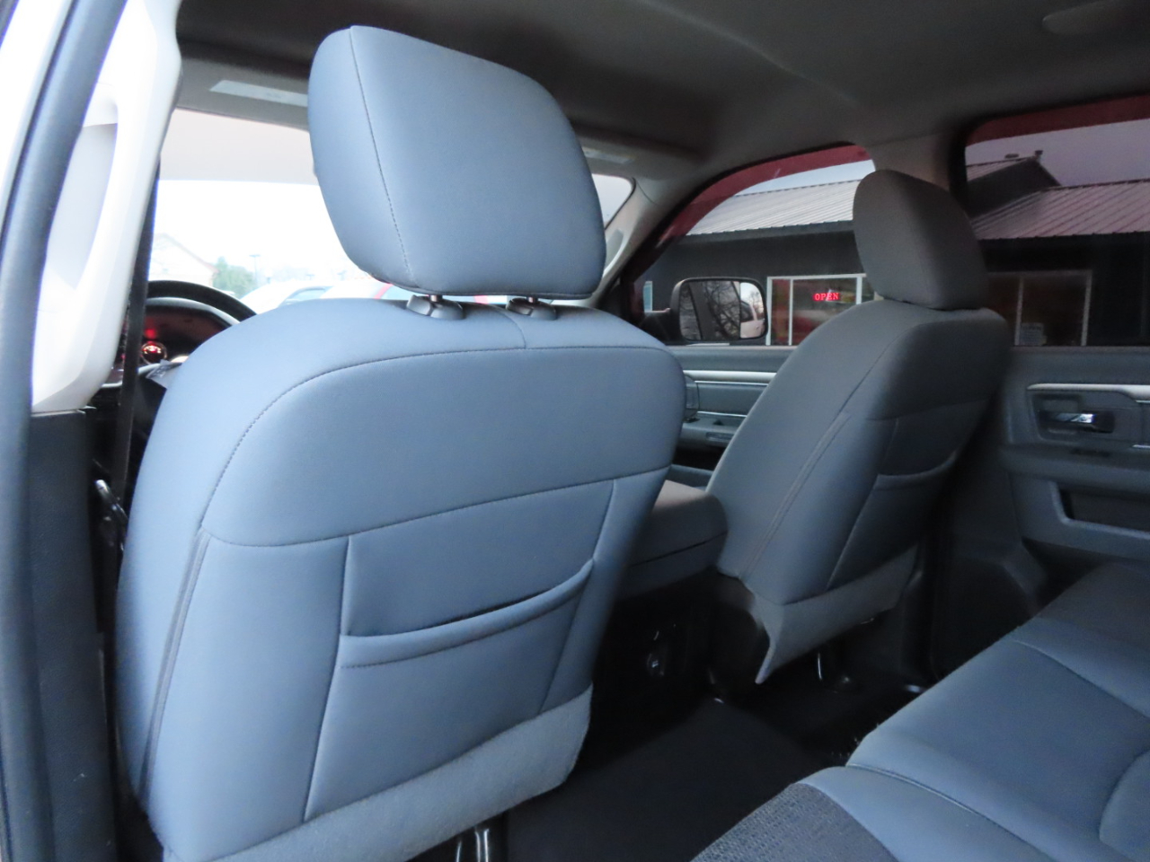 RAM 2500 4WD Mega Cab 160.5" Big Horn 2013