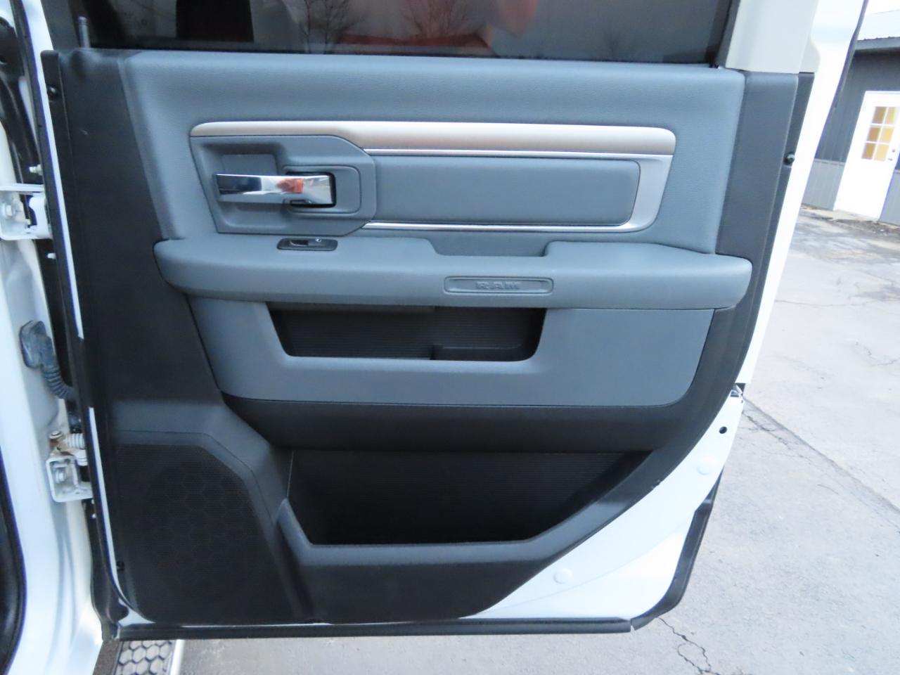 RAM 2500 4WD Mega Cab 160.5" Big Horn 2013