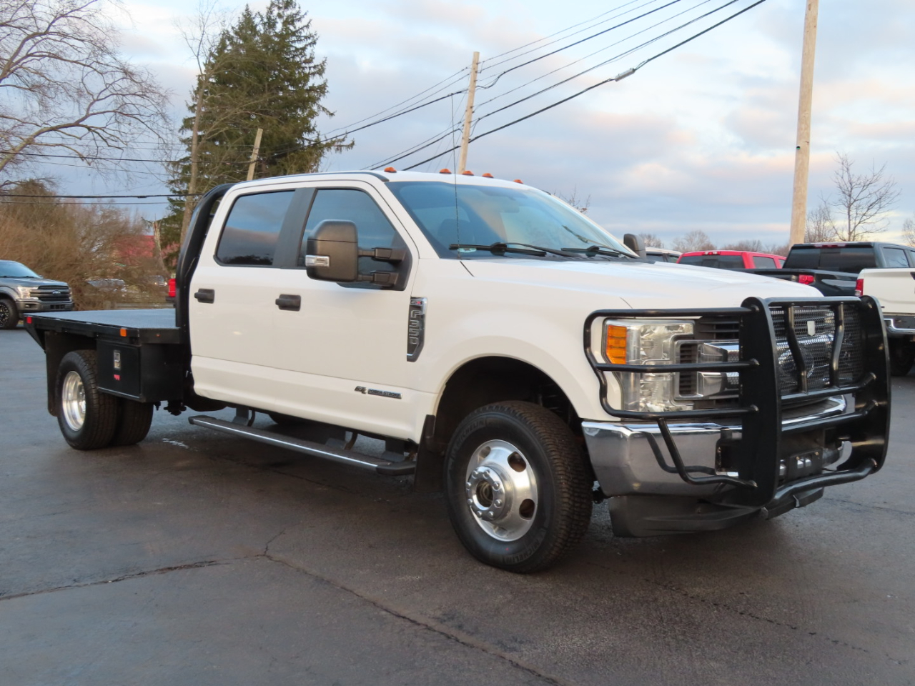 Ford Super Duty F-350 DRW XL 4WD Crew Cab 8' Box 2017