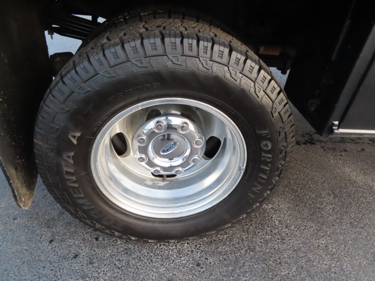 Ford Super Duty F-350 DRW XL 4WD Crew Cab 8' Box 2017