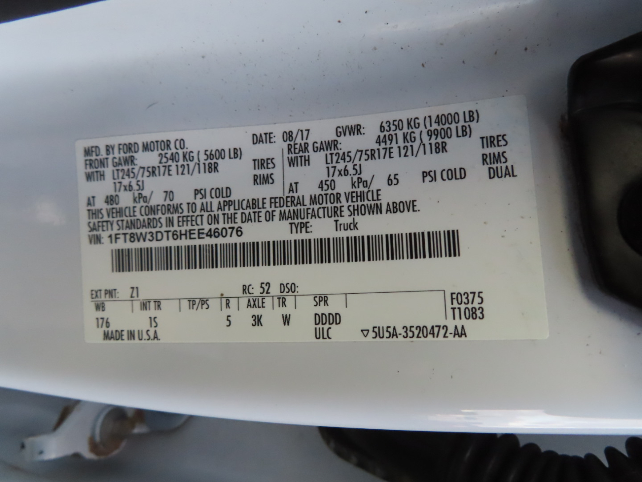 Ford Super Duty F-350 DRW XL 4WD Crew Cab 8' Box 2017