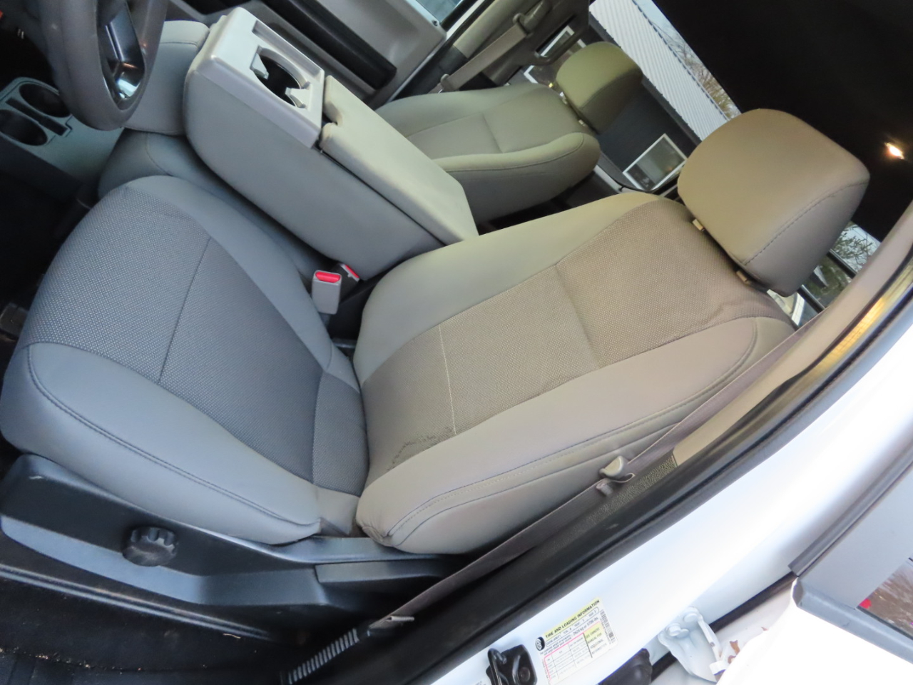 Ford Super Duty F-350 DRW XL 4WD Crew Cab 8' Box 2017