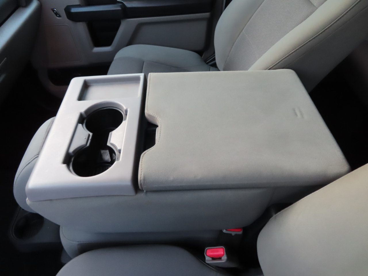 Ford Super Duty F-350 DRW XL 4WD Crew Cab 8' Box 2017