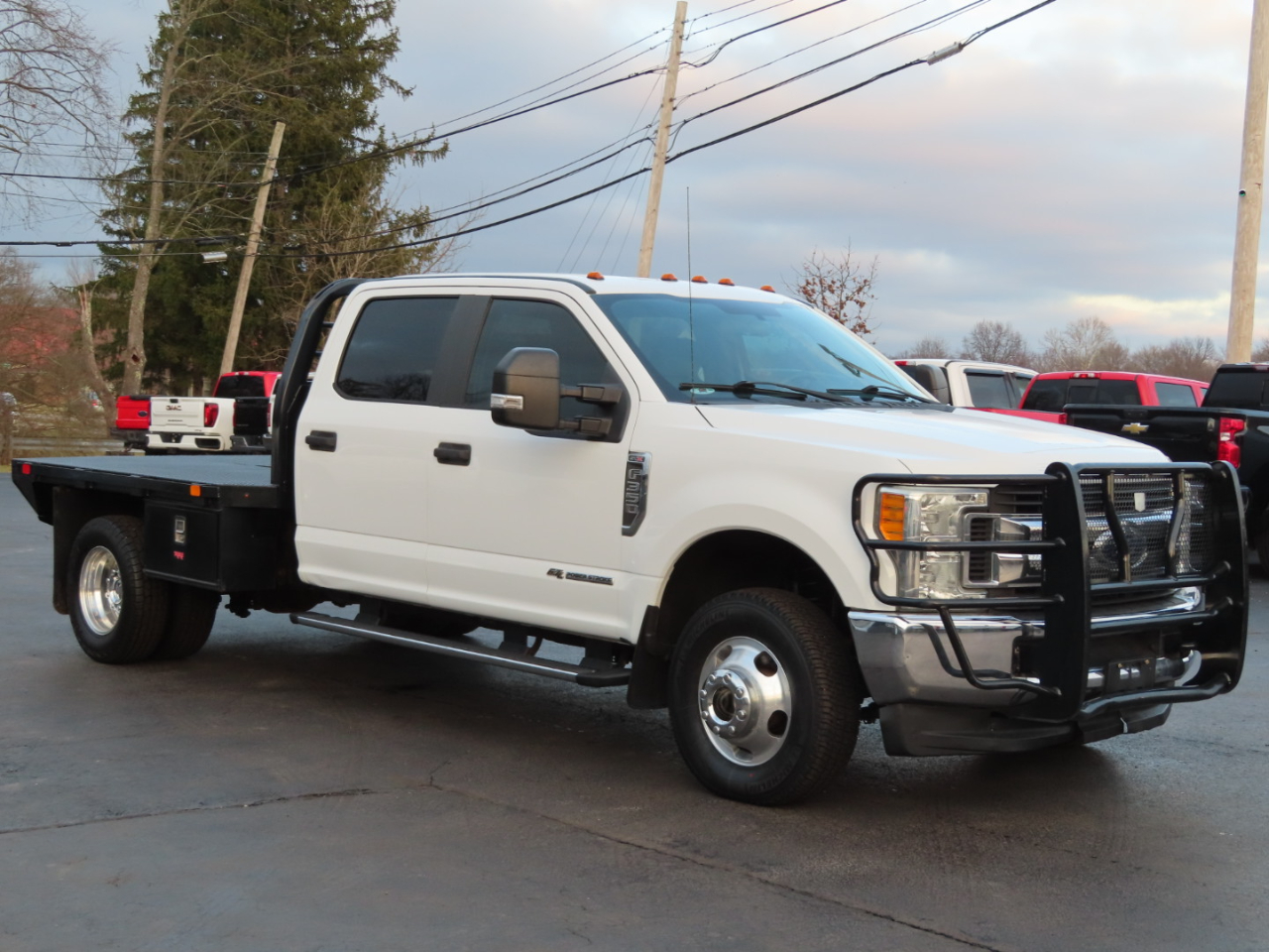 Ford Super Duty F-350 DRW XL 4WD Crew Cab 8' Box 2017