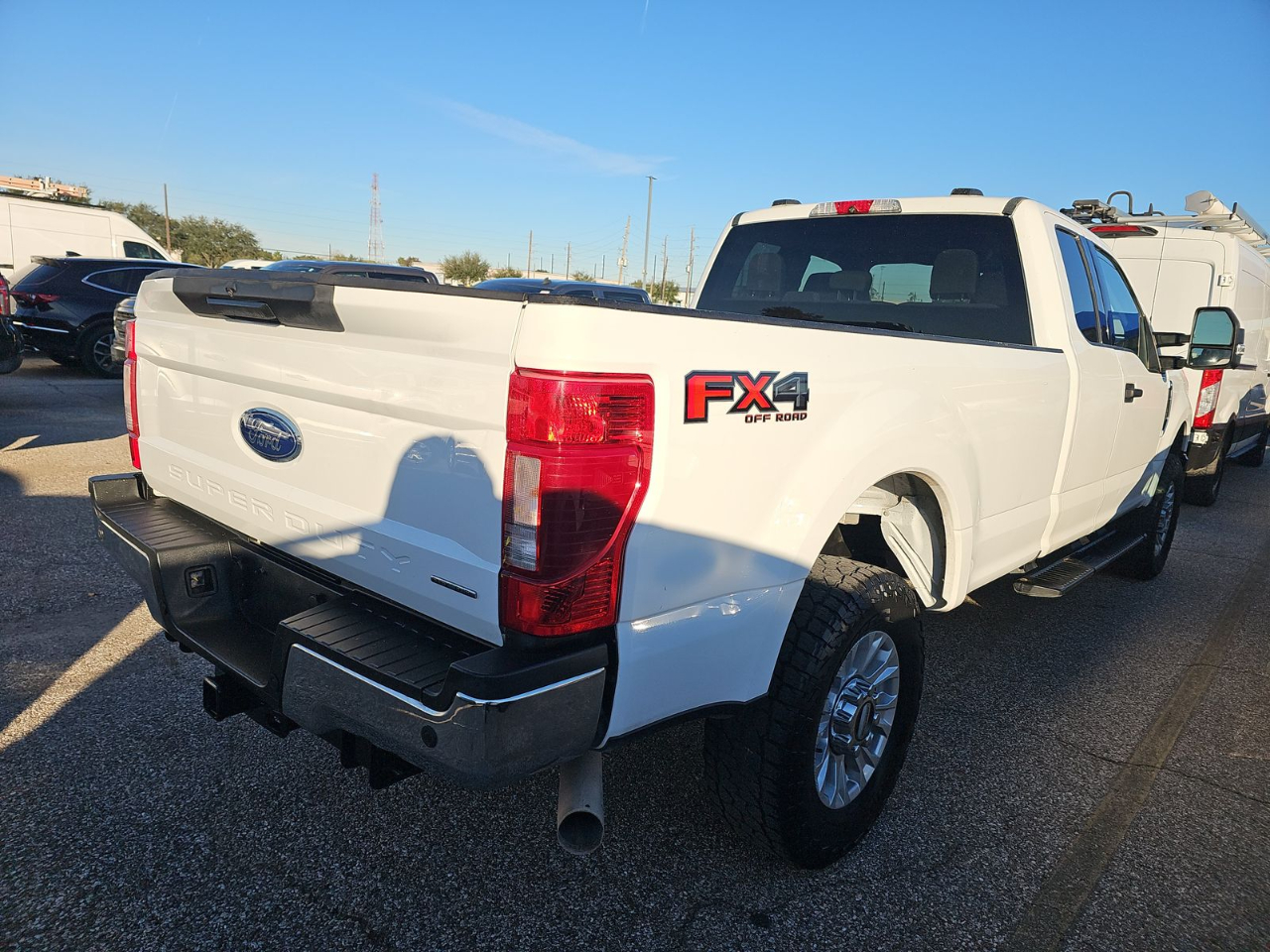 Ford Super Duty F-250 SRW XLT 4WD SuperCab 8' Box 2022