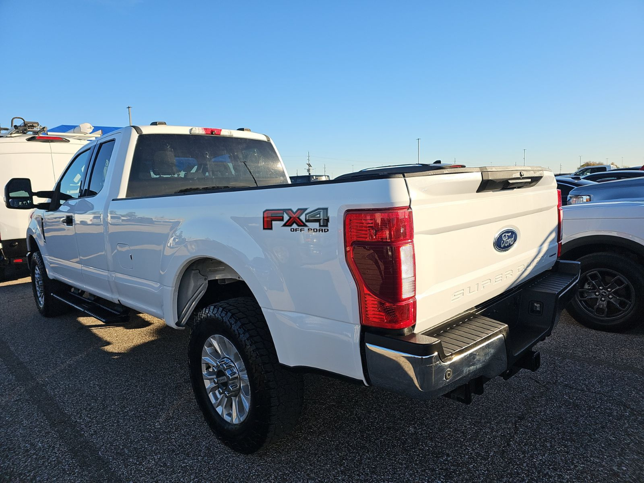 Ford Super Duty F-250 SRW XLT 4WD SuperCab 8' Box 2022