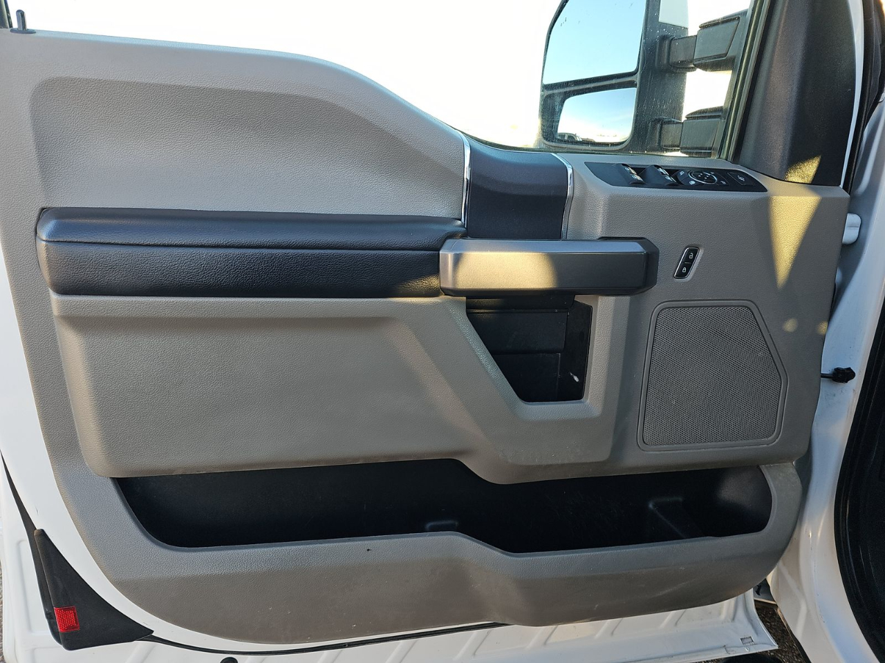 Ford Super Duty F-250 SRW XLT 4WD SuperCab 8' Box 2022