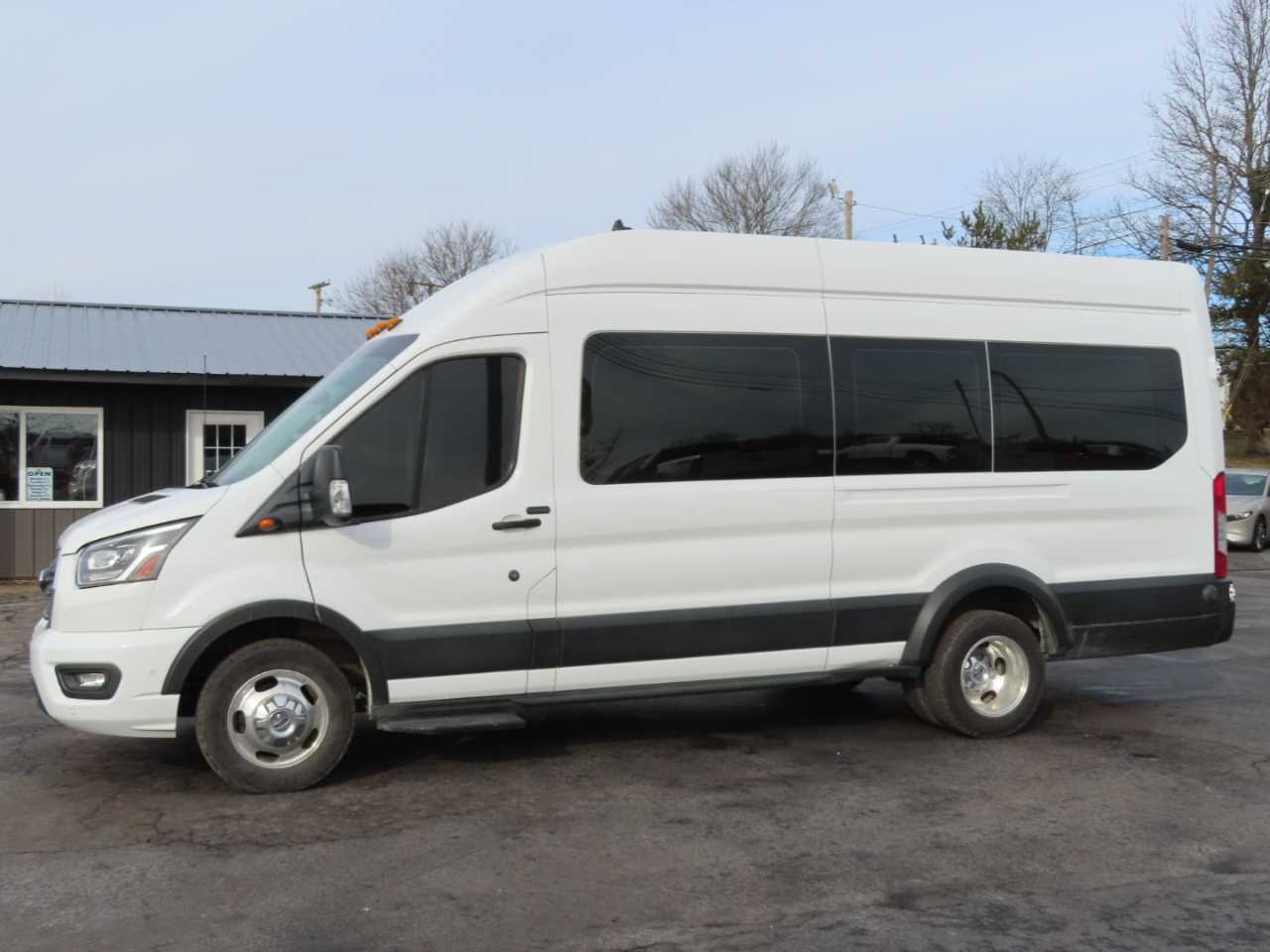 Ford Transit Passenger Wagon T-350 HD 148" EL High Roof XLT DRW RWD 2020