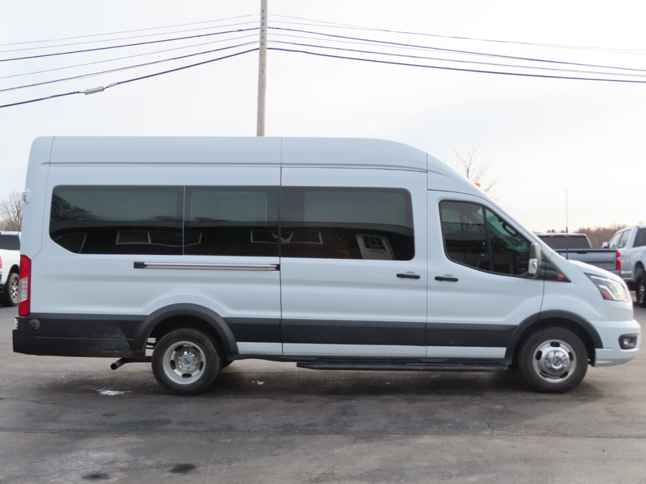 Ford Transit Passenger Wagon T-350 HD 148" EL High Roof XLT DRW RWD 2020