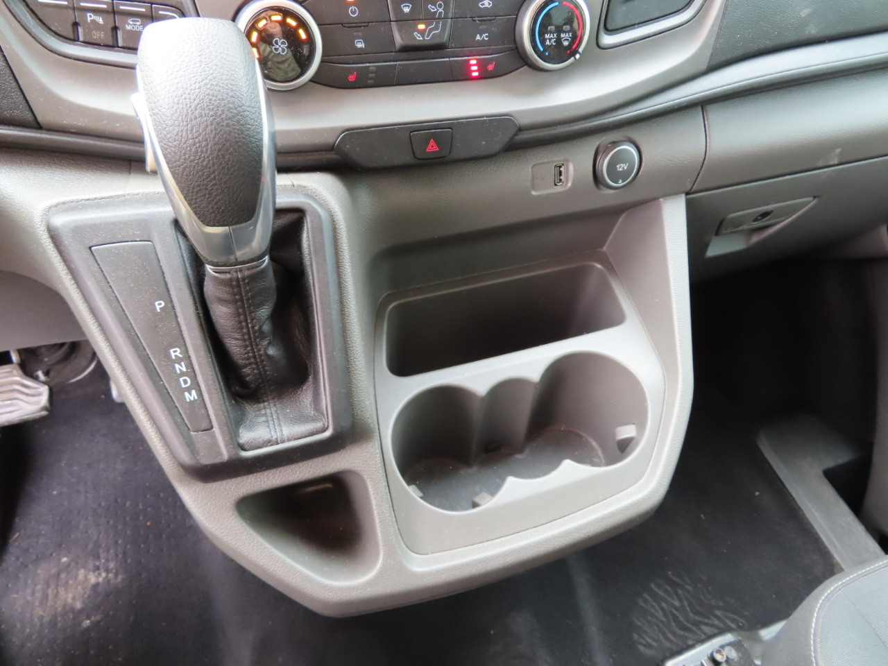 Ford Transit Passenger Wagon T-350 HD 148" EL High Roof XLT DRW RWD 2020