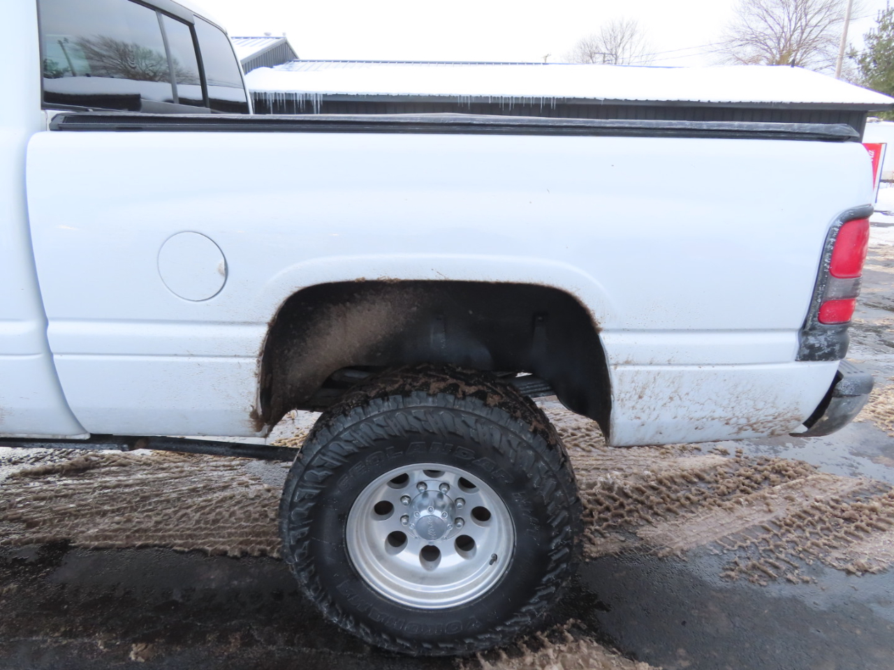 Dodge Ram 2500 4dr Quad Cab 139" WB HD 4WD 1999