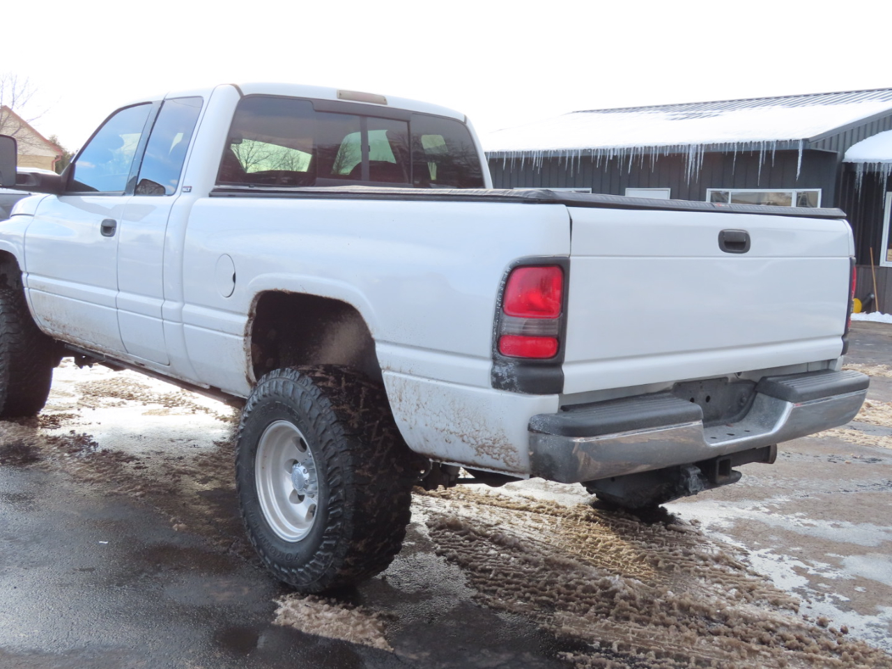 Dodge Ram 2500 4dr Quad Cab 139" WB HD 4WD 1999